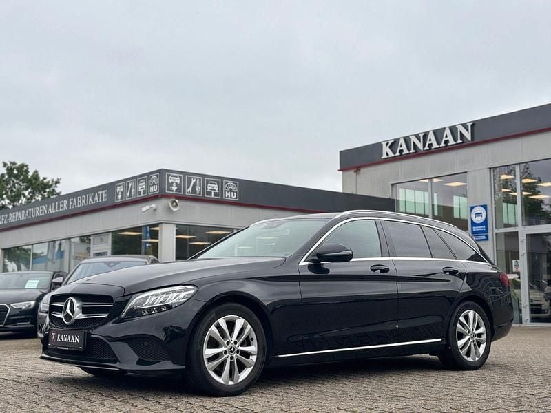 Schwarz Gebraucht 2019 Mercedes C200 Avantgarde Kombi | 13.900 € (Guter Preis) - Bild 1/4