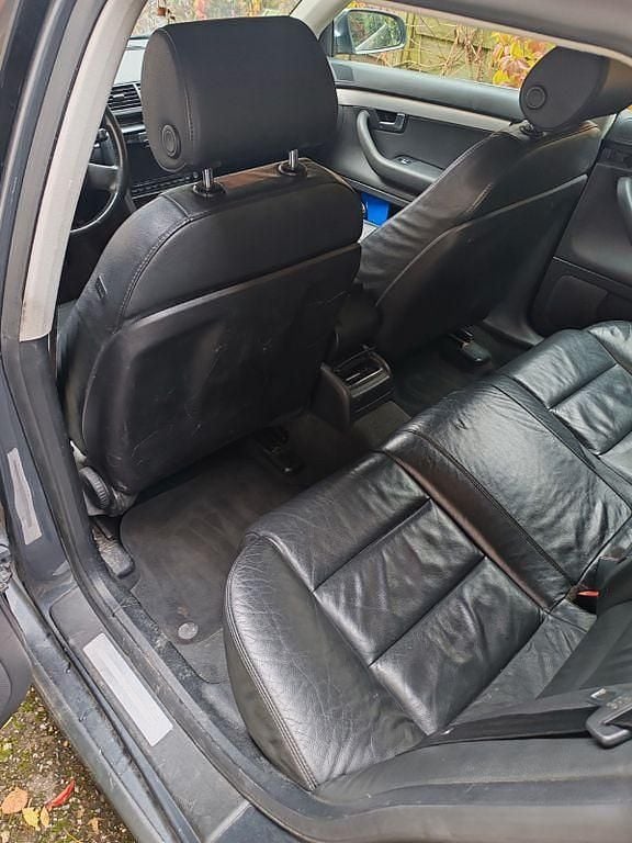 Grau Gebraucht 2007 Audi A4 Limousine | 1.500 € (Superpreis) - Bild 1/4