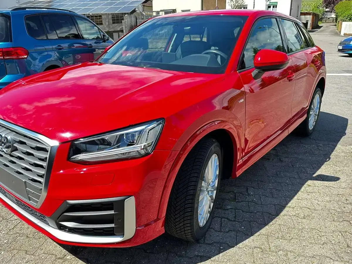 Gebraucht Audi Q2 Design 116 PS (85 kW) 2020 Tangorot SUV