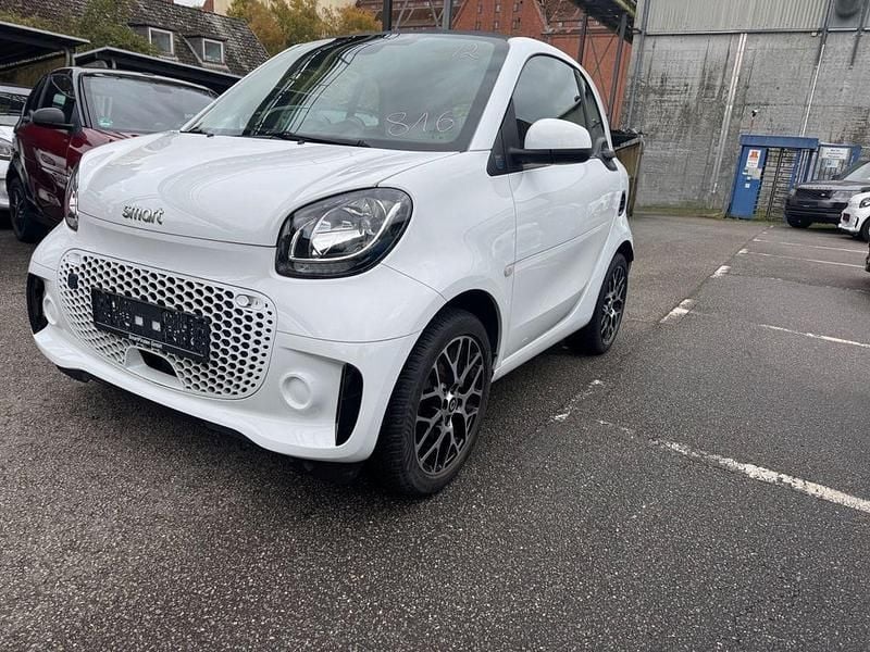 Weiß Gebraucht 2021 Smart ForTwo Electric Drive Coupé | 10.490 € (Fairer Preis) - Bild 1/4