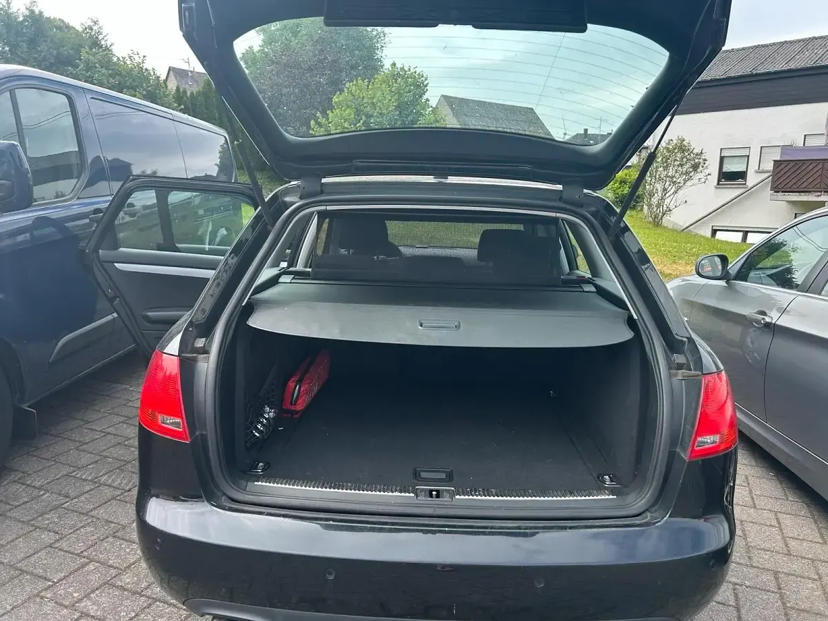 Gebraucht Audi A4 140 PS (102 kW) 2007 Schwarz Kombi