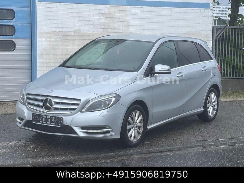 Silber Gebraucht 2013 Mercedes B180 Van / Kleinbus | 5.999 € (Etwas zu teuer) - Bild 1/4