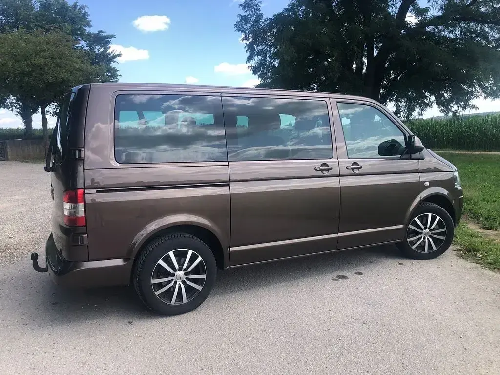 Gebraucht VW Caravelle 180 PS (132 kW) 2015 Braun Van
