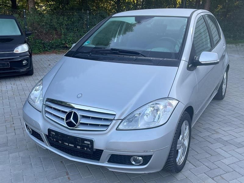 Silber Gebraucht 2012 Mercedes A160 Avantgarde Kleinwagen | 6.999 € (Superpreis) - Bild 1/4