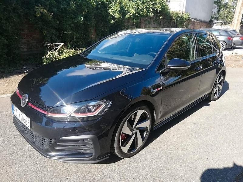 Schwarz Gebraucht 2019 VW Golf VII GTI Limousine | 18.300 € (Guter Preis) - Bild 1/4