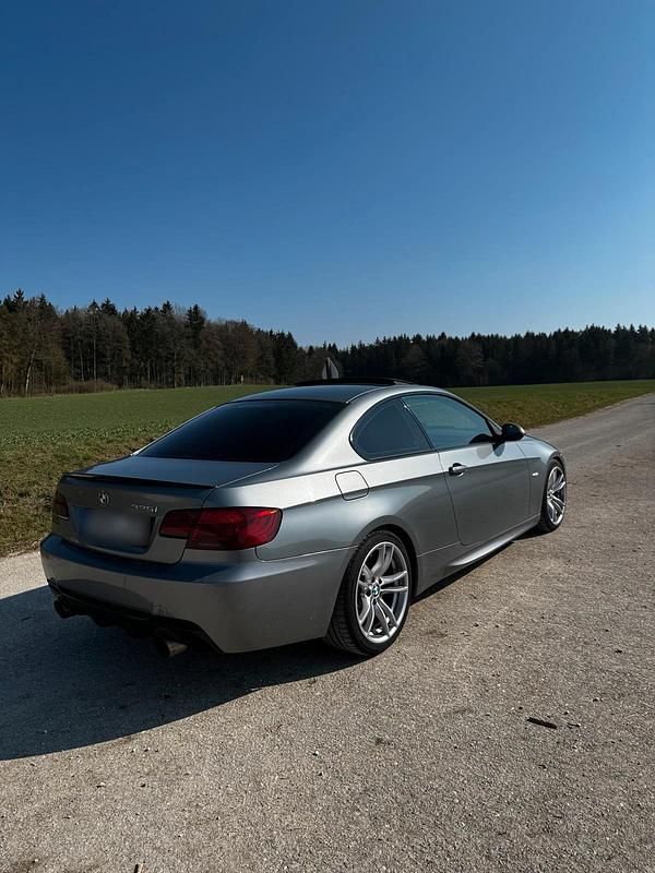 Gebraucht BMW 335 Performance 306 PS (225 kW) 2007 Grau Coupé