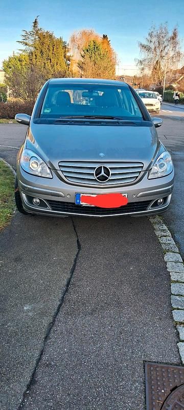 Grau Gebraucht 2007 Mercedes 200 Limousine | 4.600 € (Superpreis) - Bild 1/4