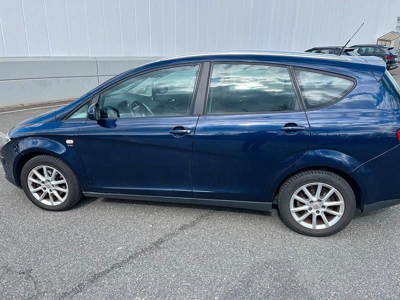 Gebraucht Seat Altea 122 PS (89 kW) 2010 Blau Kombi