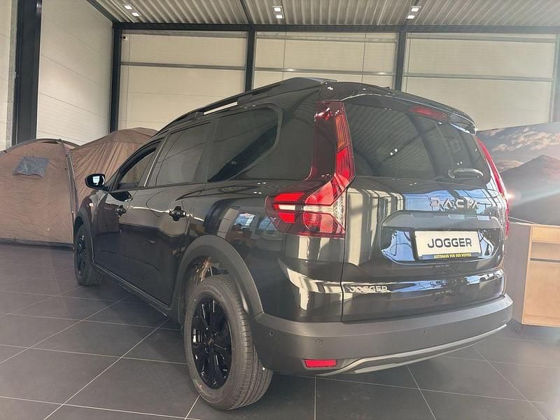 Neu Dacia Jogger Extreme 101 PS (74 kW) 2025 Schwarz Van / Kleinbus