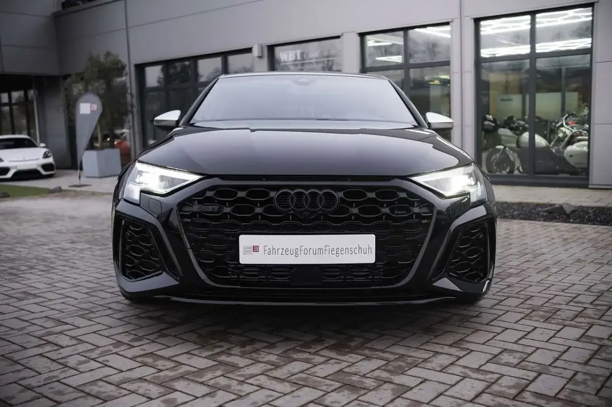 Gebraucht Audi RS3 Sport 400 PS (294 kW) 2023 Schwarz Limousine