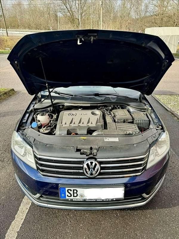 Gebraucht VW Passat Highline 177 PS (130 kW) 2012 Blau Kombi