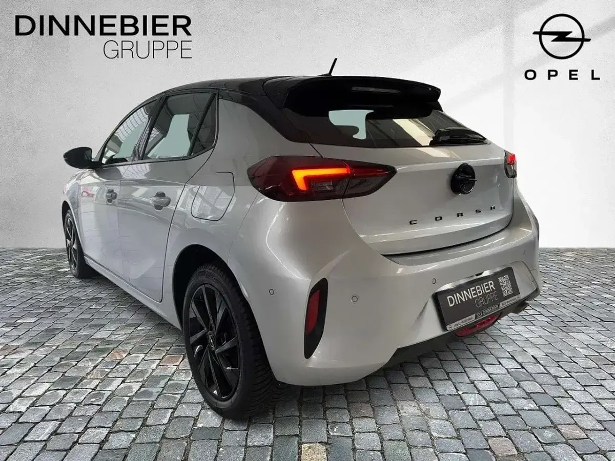 Gebraucht Opel Corsa 101 PS (74 kW) 2024 Silber (metallic) Kleinwagen