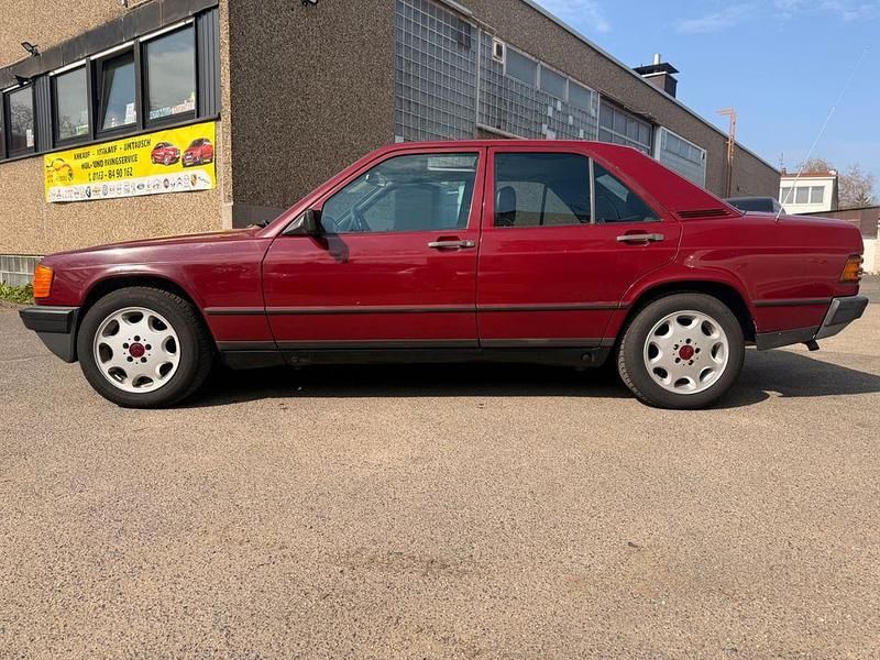 Gebraucht Mercedes 190 1987 Rot Limousine