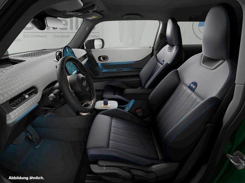 Gebraucht Mini Cooper Favoured 156 PS (114 kW) 2024 Grün Kleinwagen