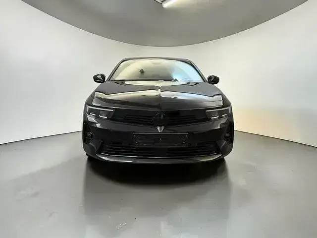 Gebraucht Opel Astra 131 PS (96 kW) 2025 Schwarz Kleinwagen