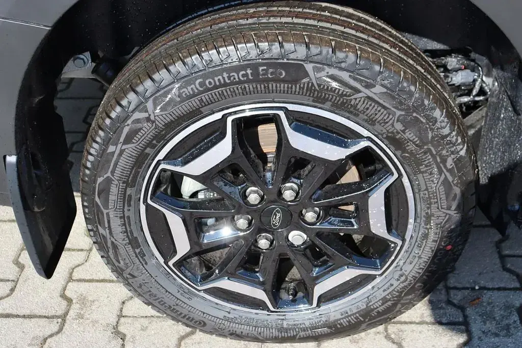 Ny Ford Tourneo Active 170 HK (125 kW) 2026 Sølv MPV
