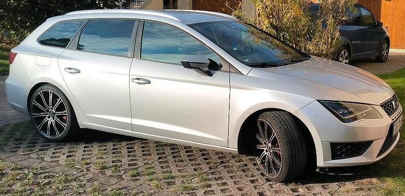 Silber Gebraucht 2015 Cupra Leon Kombi | 9.000 € (Superpreis) - Bild 1/4