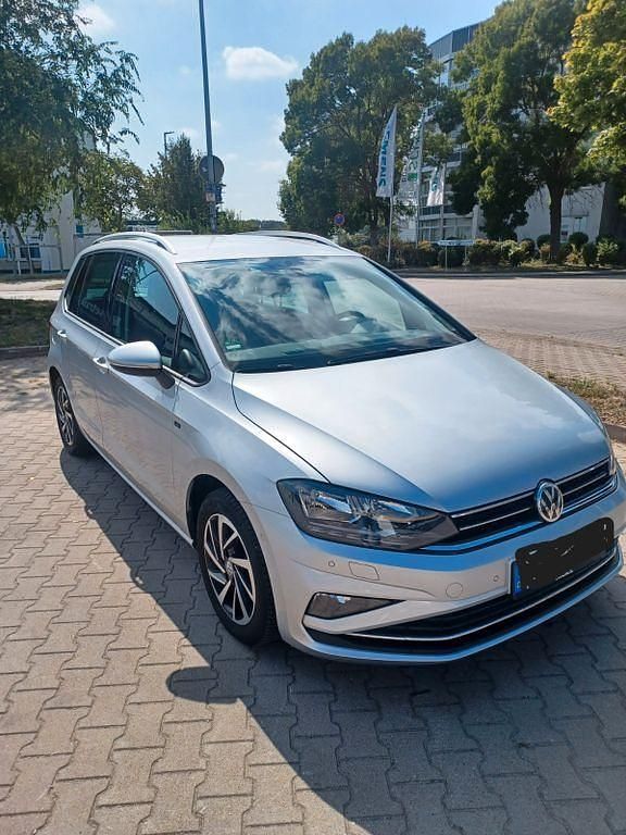 Silber Gebraucht 2019 VW Golf Sportsvan Join Van / Kleinbus | 16.480 € (Guter Preis) - Bild 1/4