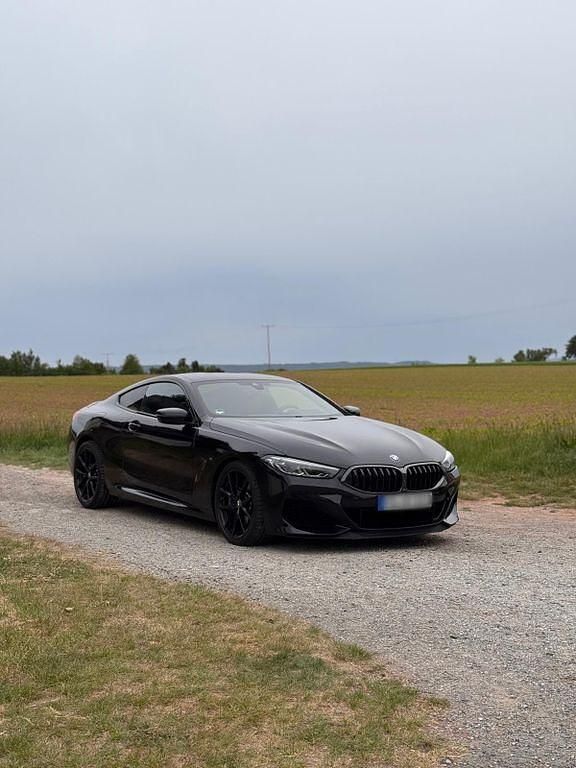 Schwarz Gebraucht 2020 BMW M850 M Sport Coupé | 58.999 € (Fairer Preis) - Bild 1/4