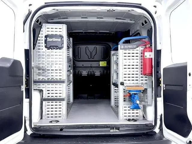 Second-hand Opel Combo 95 CP (69 kW) 2017 Alb Monovolum