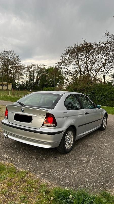 Gebraucht BMW 316 Compact 115 PS (84 kW) 2003 Silber Kleinwagen