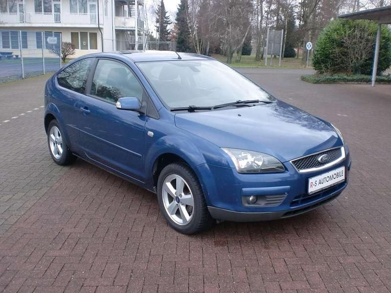 Gebraucht Ford Focus Titanium 125 PS (91 kW) 2007 Burmablau Kleinwagen