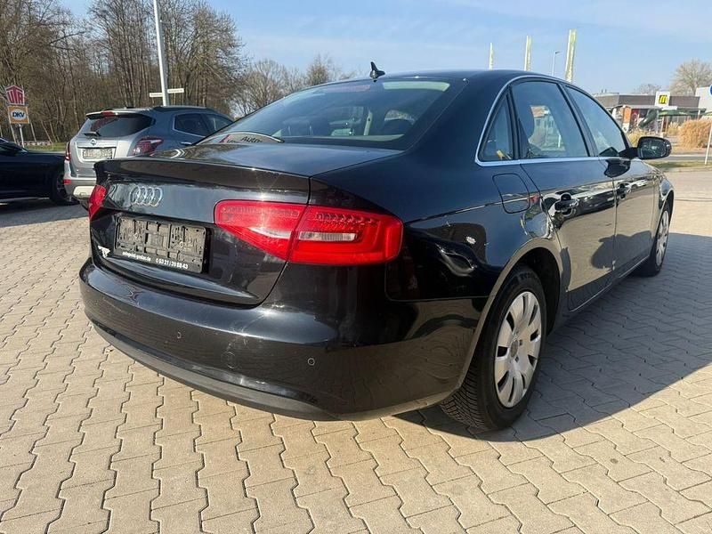 Gebraucht Audi A4 Ambiente 143 PS (105 kW) 2012 Schwarz Limousine