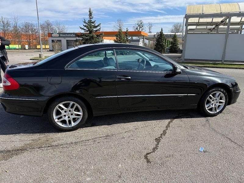 Gebraucht Mercedes CLK240 170 PS (125 kW) 2002 Schwarz Coupé