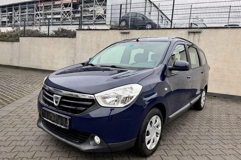 Blau Gebraucht 2015 Dacia Lodgy Lauréate Van / Kleinbus | 4.499 € (Guter Preis) - Bild 1/4
