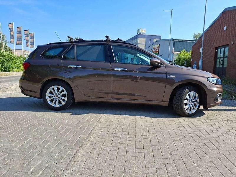 Braun Gebraucht 2018 Fiat Tipo Lounge Kombi | 12.500 € (Fairer Preis) - Bild 1/4