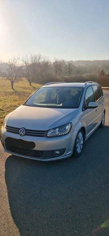 Silber Gebraucht 2011 VW Touran Highline Van / Kleinbus | 8.700 € (Fairer Preis) - Bild 1/4