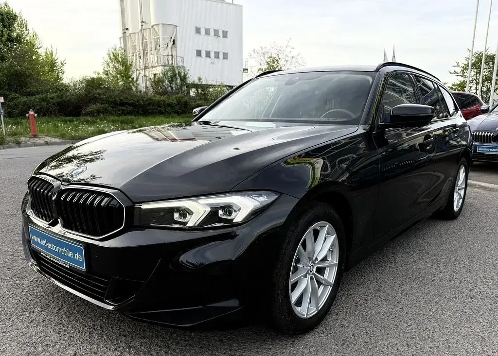 Gebraucht BMW 318 156 PS (114 kW) 2022 Schwarz Kombi