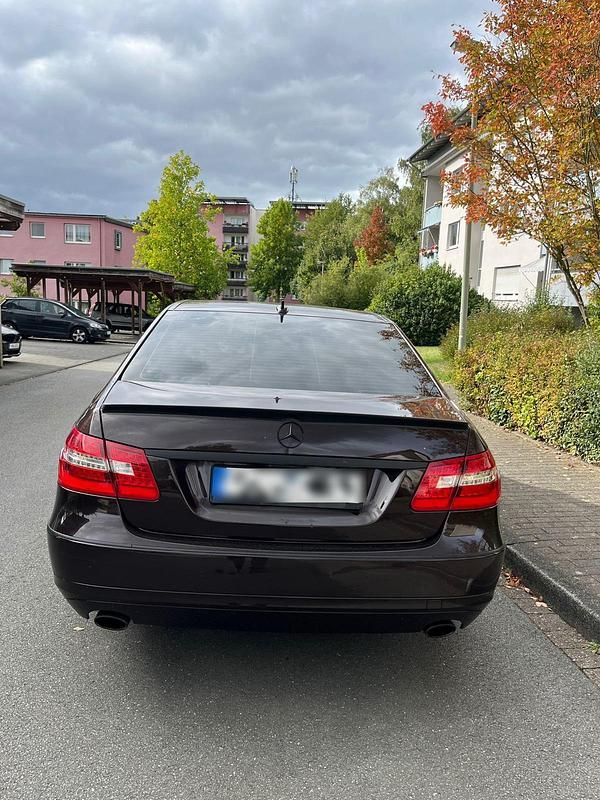 Gebraucht Mercedes E350 292 PS (214 kW) 2009 Braun Limousine