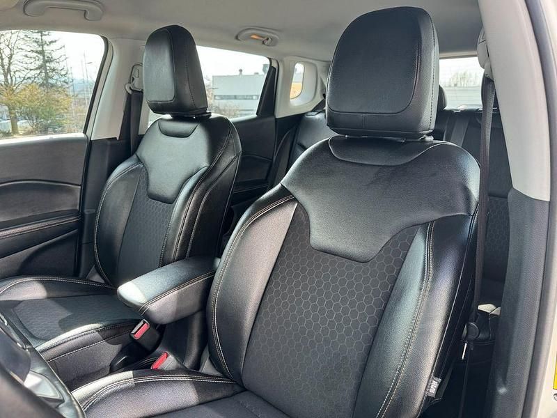 Gebraucht Jeep Compass Longitude 120 PS (88 kW) 2018 Weiß SUV