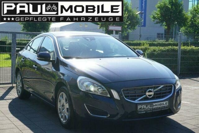 Gebraucht Volvo S60 Summum 114 PS (83 kW) 2012 Blau metallic Limousine
