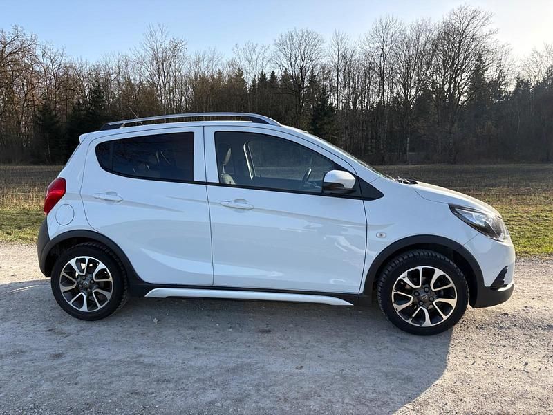 Gebraucht Opel Karl Rocks 73 PS (53 kW) 2018 Weiß Kleinwagen