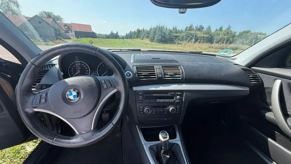 Gebraucht BMW 118 143 PS (105 kW) 2010 Schwarz Kleinwagen