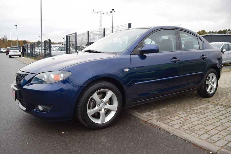Blau Gebraucht 2005 Mazda 3 Limousine | 4.799 € (Etwas zu teuer) - Bild 1/4