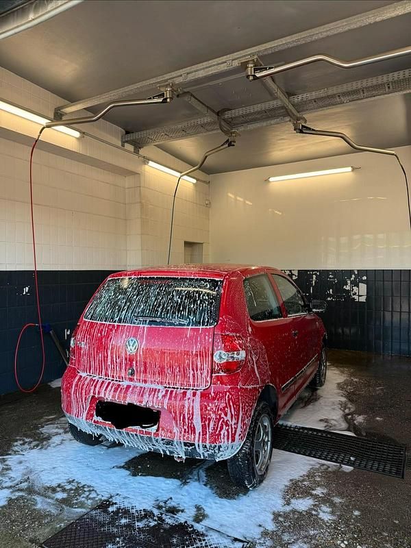 Second-hand VW Fox 52 CP (38 kW) 2006 Roșu Hatchback