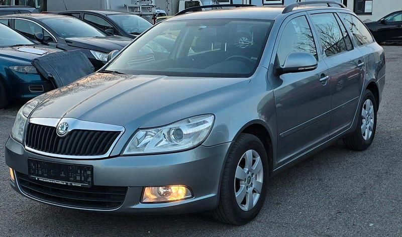 Usado Skoda Octavia 2013 Azul Carrinha