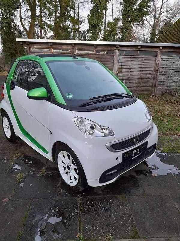 Weiß Gebraucht 2014 Smart ForTwo Cabrio Cabrio | 6.300 € (Fairer Preis) - Bild 1/4
