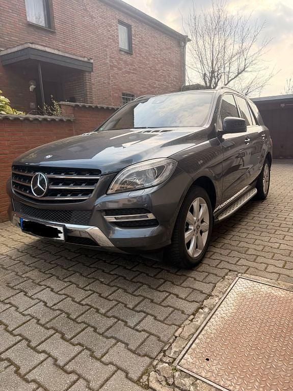 Gebraucht Mercedes ML350 258 PS (189 kW) 2013 Grau SUV