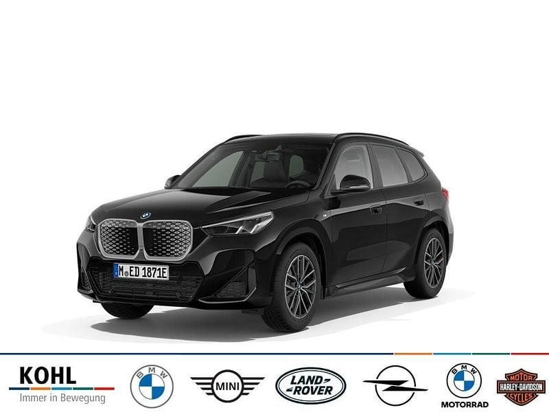Schwarz Neu 2025 BMW iX1 M Sport SUV | 51.900 € (Superpreis) - Bild 1/4