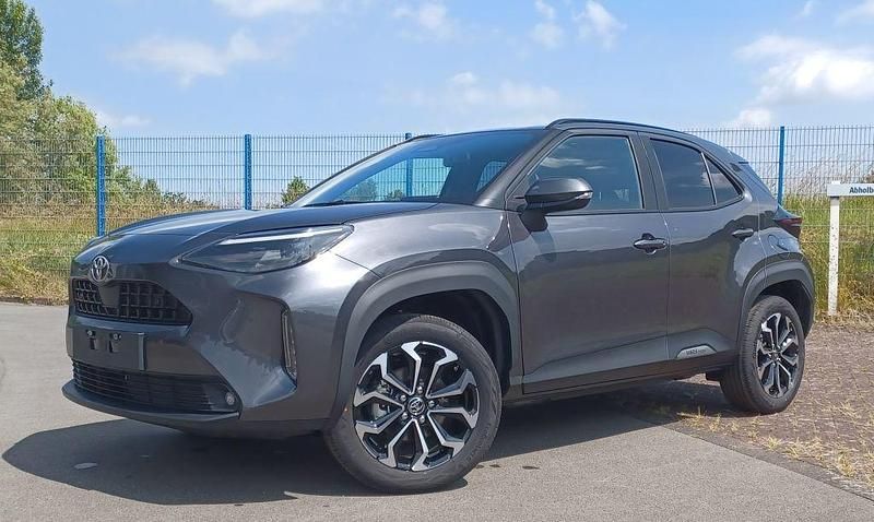 Grau Neu 2025 Toyota Yaris Cross SUV | 30.890 € (Fairer Preis) - Bild 1/4
