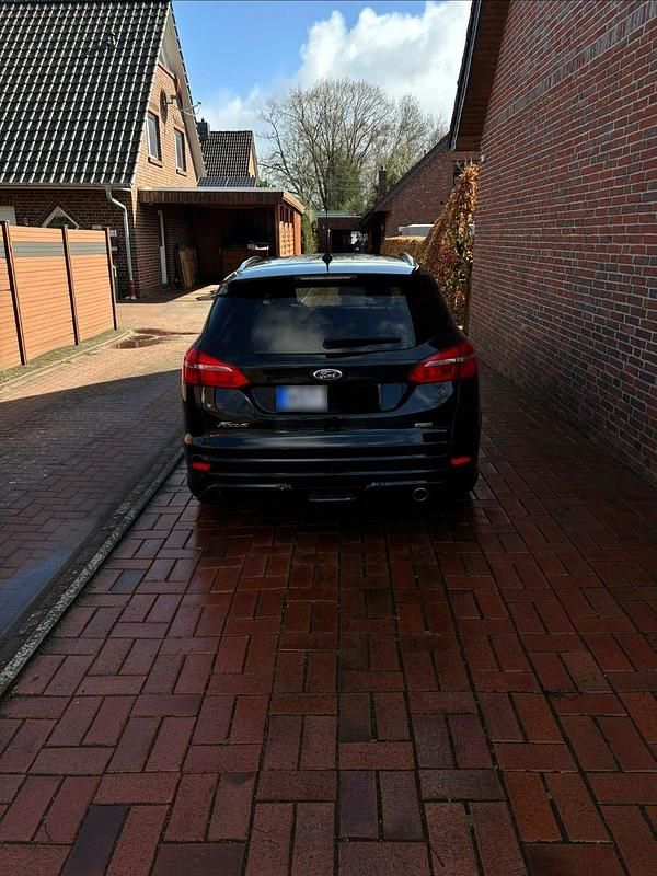 Gebraucht Ford Focus Titanium 150 PS (110 kW) 2017 Schwarz Kombi