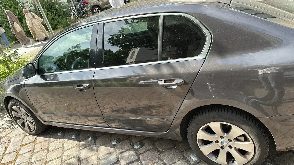 Gebraucht Skoda Superb 160 PS (117 kW) 2012 Grau Limousine