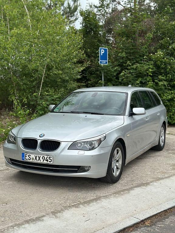Silber Gebraucht 2009 BMW 520 Kombi | 6.500 € (Fairer Preis) - Bild 1/4