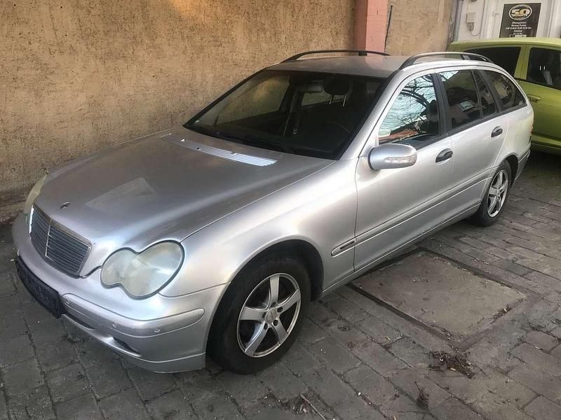 Silber Gebraucht 2003 Mercedes C200 Classic Kombi | 2.390 € (Fairer Preis) - Bild 1/4