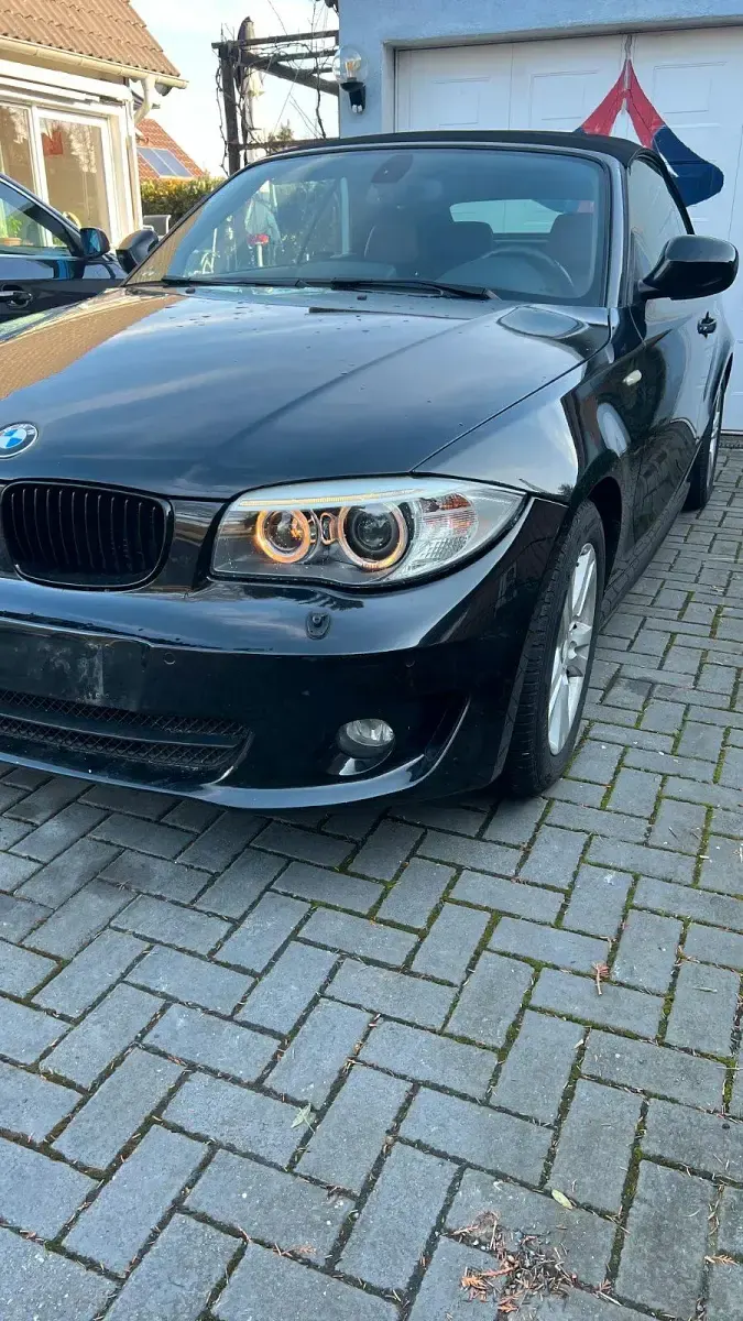 Gebraucht BMW 120 Cabriolet 177 PS (130 kW) 2011 Schwarz Cabrio