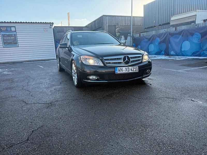 Schwarz Gebraucht 2008 Mercedes C320 Kombi | 3.300 € (Superpreis) - Bild 1/4